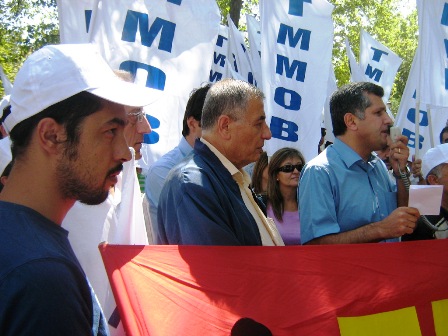 "KAMUDA ÇALIŞAN MÜHENDİS, MİMAR VE ŞEHİR PLANCILARININ ÜCRETLERİ DERHAL İNSANCA YAŞANABİLECEK BİR DÜZEYE ÇIKARILMALIDIR!"
